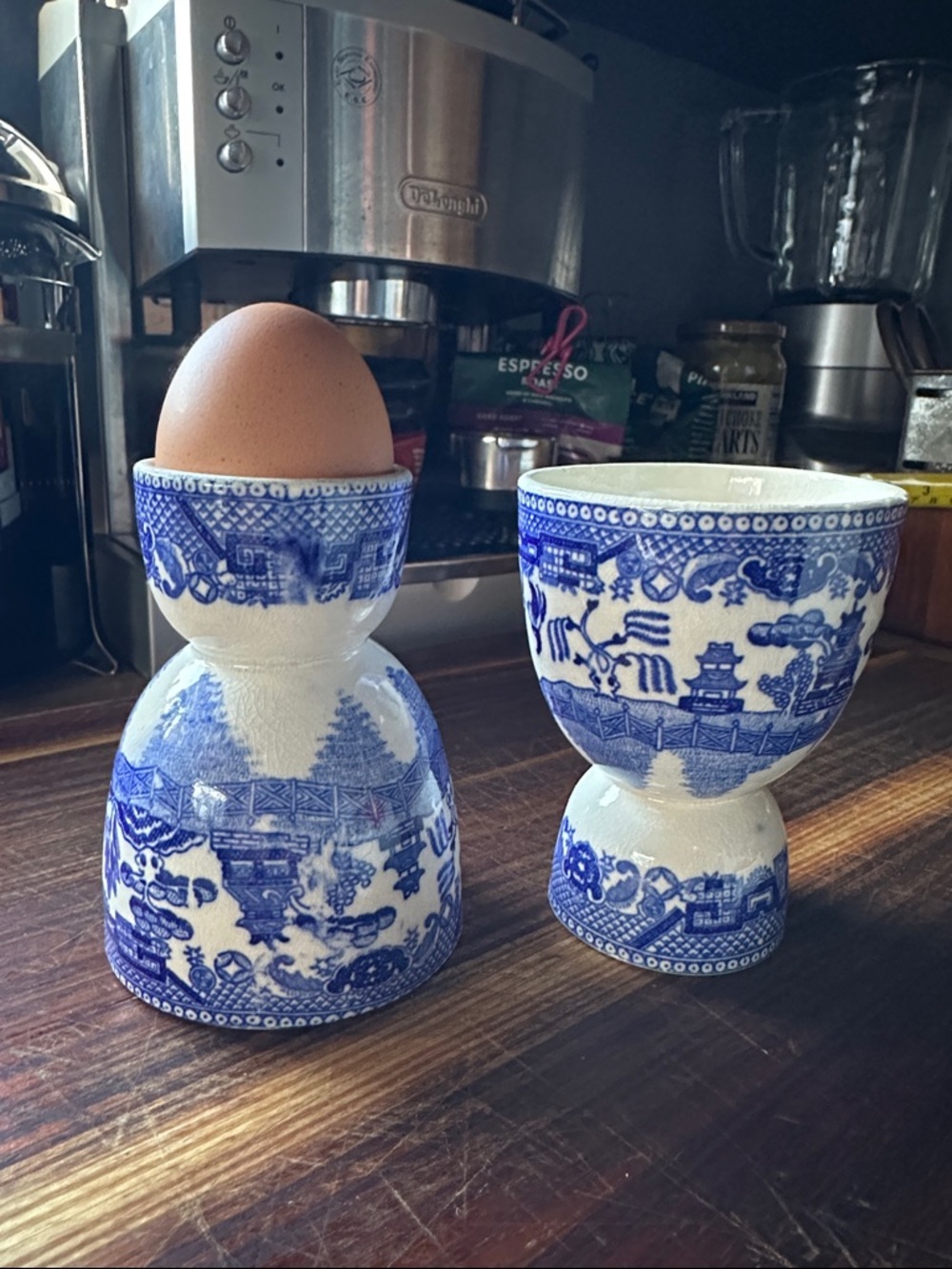 🇯🇵2 Japanese tea cups/ egg holders. Beautiful  crackled Blue & cream pottery